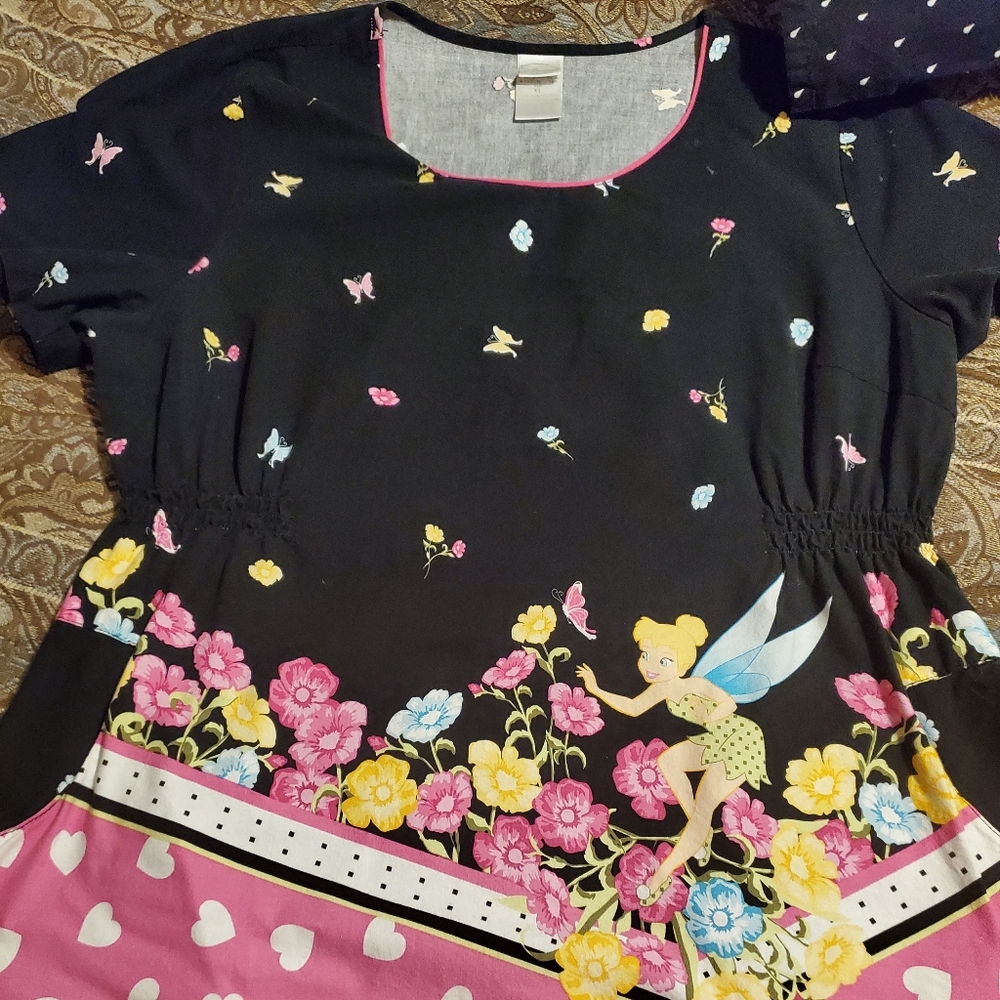 Scrub tops - Picture 2 of 4
